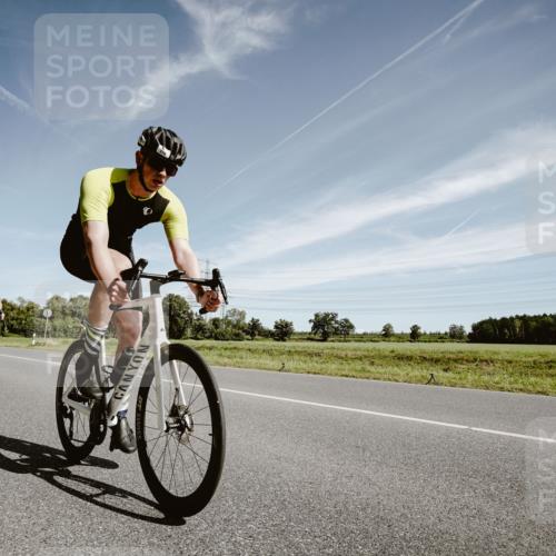 07.09.2025 - 19. Norderstedt Triathlon Michael Burmester http://msf.ph/oto/8854547 07.09.2025 11:59:13 Radfahren 279, 1305, 1379 meine-sportfotos.de
