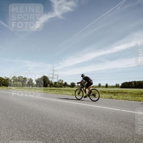 07.09.2025 - 19. Norderstedt Triathlon Michael Burmester http://msf.ph/oto/8854572 07.09.2025 11:59:30 Radfahren 201, 252, 1294 meine-sportfotos.de