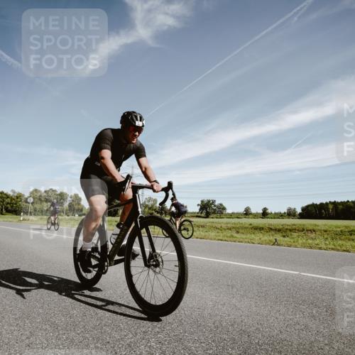 07.09.2025 - 19. Norderstedt Triathlon Michael Burmester http://msf.ph/oto/8854578 07.09.2025 11:59:31 Radfahren 201, 252, 773, 818, 1294 meine-sportfotos.de