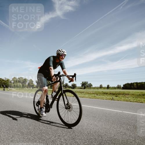 07.09.2025 - 19. Norderstedt Triathlon Michael Burmester http://msf.ph/oto/8854593 07.09.2025 11:59:35 Radfahren 138, 192, 201, 773, 818, 1294 meine-sportfotos.de