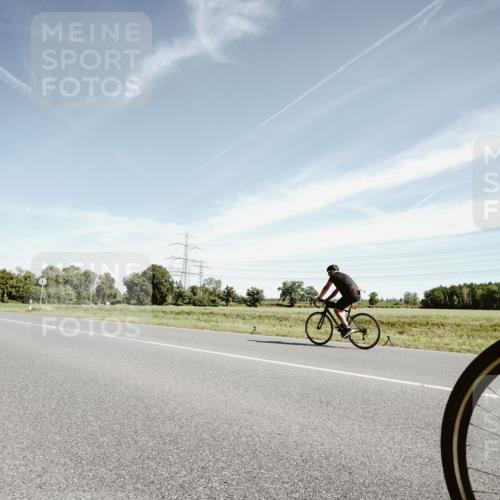 07.09.2025 - 19. Norderstedt Triathlon Michael Burmester http://msf.ph/oto/8854610 07.09.2025 11:59:43 Radfahren 146 meine-sportfotos.de