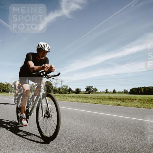 07.09.2025 - 19. Norderstedt Triathlon Michael Burmester http://msf.ph/oto/8854628 07.09.2025 11:59:56 Radfahren 237, 795, 1258 meine-sportfotos.de