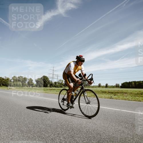 07.09.2025 - 19. Norderstedt Triathlon Michael Burmester http://msf.ph/oto/8854631 07.09.2025 11:59:56 Radfahren 237, 795, 1258 meine-sportfotos.de