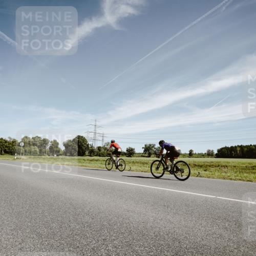 07.09.2025 - 19. Norderstedt Triathlon Michael Burmester http://msf.ph/oto/8854642 07.09.2025 11:59:59 Radfahren 237, 758, 795, 1258 meine-sportfotos.de