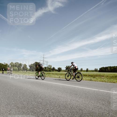 07.09.2025 - 19. Norderstedt Triathlon Michael Burmester http://msf.ph/oto/8854655 07.09.2025 12:00:01 Radfahren 155, 758, 1333, 1351 meine-sportfotos.de