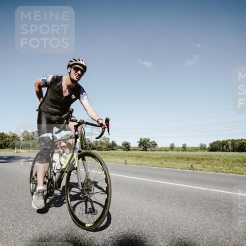 07.09.2025 - 19. Norderstedt Triathlon Michael Burmester http://msf.ph/oto/8854657 07.09.2025 15:01:29 Radfahren 410 meine-sportfotos.de
