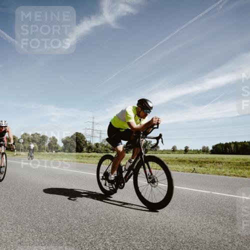 07.09.2025 - 19. Norderstedt Triathlon Michael Burmester http://msf.ph/oto/8854662 07.09.2025 12:00:03 Radfahren 155, 758, 1333, 1351 meine-sportfotos.de