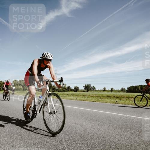 07.09.2025 - 19. Norderstedt Triathlon Michael Burmester http://msf.ph/oto/8854666 07.09.2025 12:00:04 Radfahren 155, 758, 1333, 1351 meine-sportfotos.de