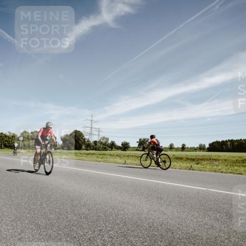 07.09.2025 - 19. Norderstedt Triathlon Michael Burmester http://msf.ph/oto/8854669 07.09.2025 12:00:04 Radfahren 155, 758, 1333, 1351 meine-sportfotos.de