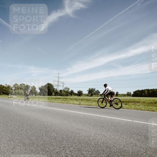 07.09.2025 - 19. Norderstedt Triathlon Michael Burmester http://msf.ph/oto/8854677 07.09.2025 12:00:06 Radfahren 155, 261, 1333, 1351 meine-sportfotos.de