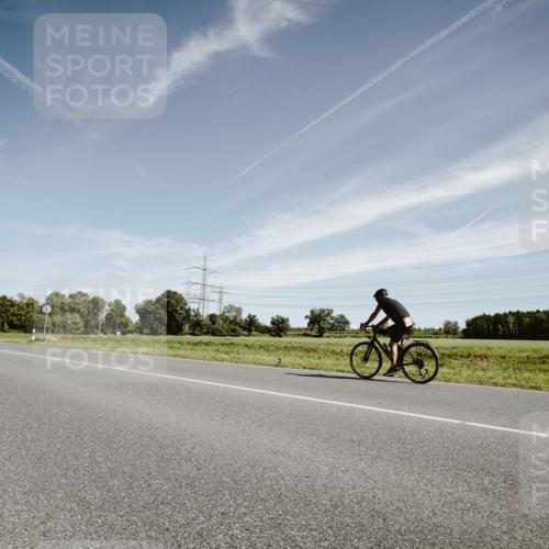 07.09.2025 - 19. Norderstedt Triathlon Michael Burmester http://msf.ph/oto/8854687 07.09.2025 12:00:19 Radfahren  meine-sportfotos.de