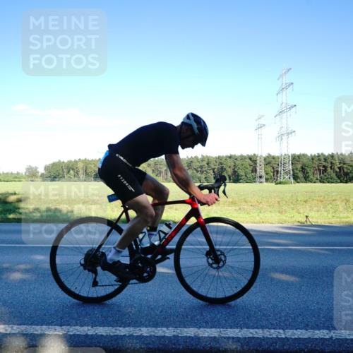 07.09.2025 - 19. Norderstedt Triathlon Michael Burmester http://msf.ph/oto/8854688 07.09.2025 16:22:12 Radfahren 915, 1057, 1420 meine-sportfotos.de