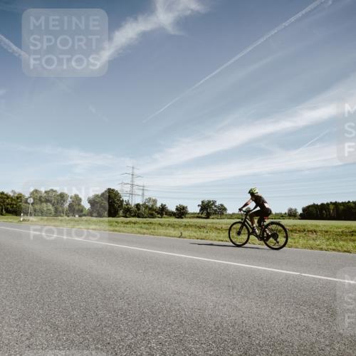 07.09.2025 - 19. Norderstedt Triathlon Michael Burmester http://msf.ph/oto/8854698 07.09.2025 12:00:30 Radfahren 216, 292, 1343, 1361 meine-sportfotos.de