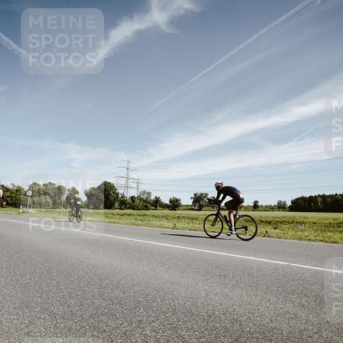 07.09.2025 - 19. Norderstedt Triathlon Michael Burmester http://msf.ph/oto/8854701 07.09.2025 12:00:31 Radfahren 216, 292, 1280, 1343, 1361 meine-sportfotos.de