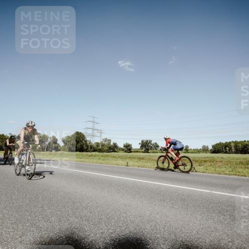 07.09.2025 - 19. Norderstedt Triathlon Michael Burmester http://msf.ph/oto/8854731 07.09.2025 15:02:35 Radfahren 374, 450, 1422 meine-sportfotos.de