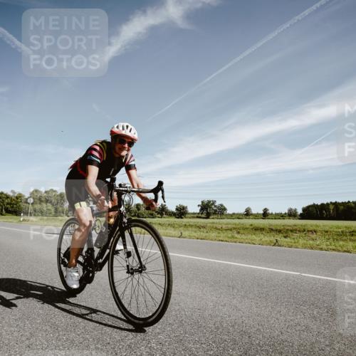 07.09.2025 - 19. Norderstedt Triathlon Michael Burmester http://msf.ph/oto/8854737 07.09.2025 12:00:55 Radfahren 822, 1225 meine-sportfotos.de