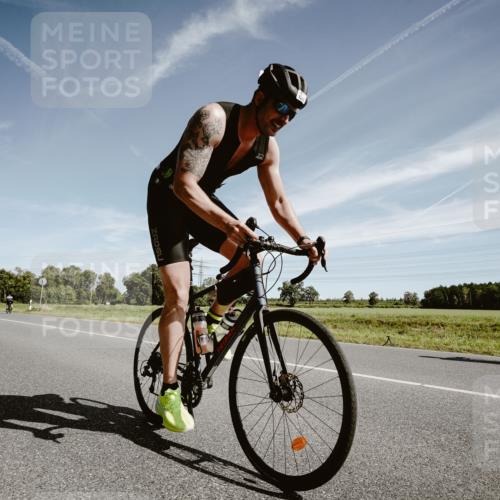 07.09.2025 - 19. Norderstedt Triathlon Michael Burmester http://msf.ph/oto/8854744 07.09.2025 12:00:58 Radfahren 822, 1225, 1327 meine-sportfotos.de