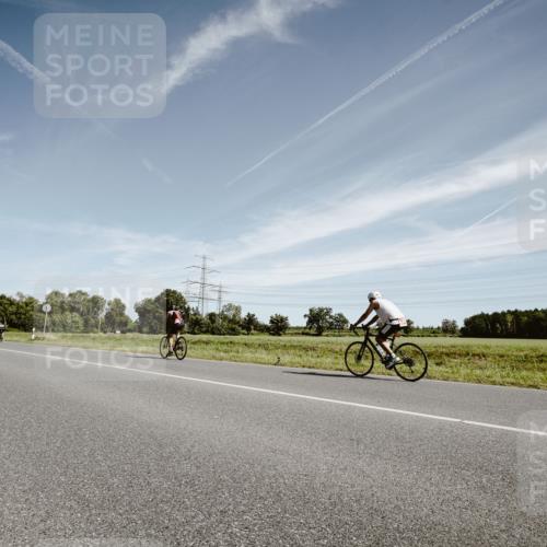 07.09.2025 - 19. Norderstedt Triathlon Michael Burmester http://msf.ph/oto/8854747 07.09.2025 12:00:58 Radfahren 822, 1225, 1327 meine-sportfotos.de