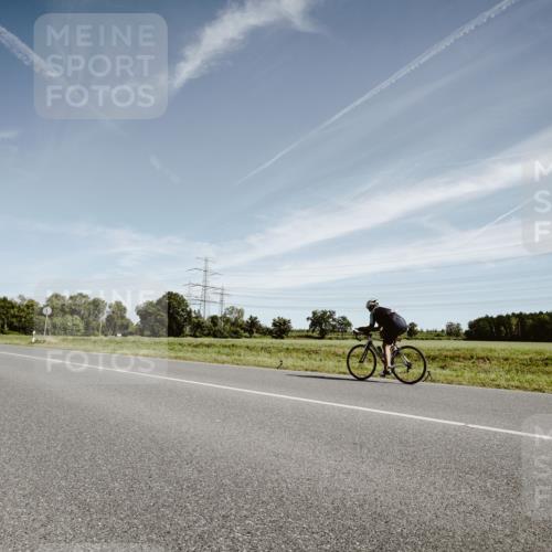 07.09.2025 - 19. Norderstedt Triathlon Michael Burmester http://msf.ph/oto/8854817 07.09.2025 12:01:27 Radfahren 190, 801 meine-sportfotos.de