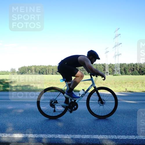 07.09.2025 - 19. Norderstedt Triathlon Michael Burmester http://msf.ph/oto/8854818 07.09.2025 16:25:20 Radfahren 875, 912, 1547, 1558 meine-sportfotos.de