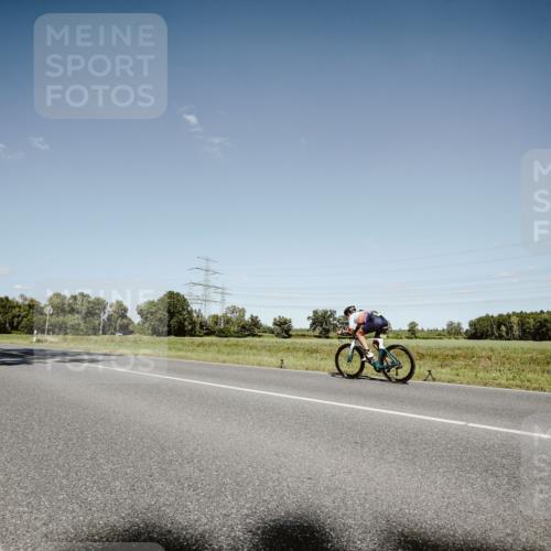 07.09.2025 - 19. Norderstedt Triathlon Michael Burmester http://msf.ph/oto/8854861 07.09.2025 15:04:18 Radfahren 444, 467 meine-sportfotos.de