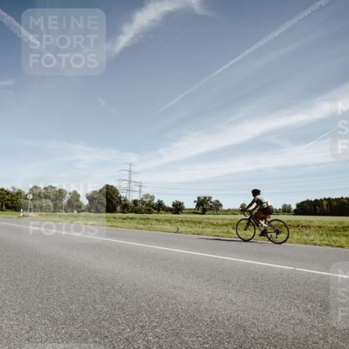 07.09.2025 - 19. Norderstedt Triathlon Michael Burmester http://msf.ph/oto/8854863 07.09.2025 12:01:47 Radfahren 302, 1213 meine-sportfotos.de