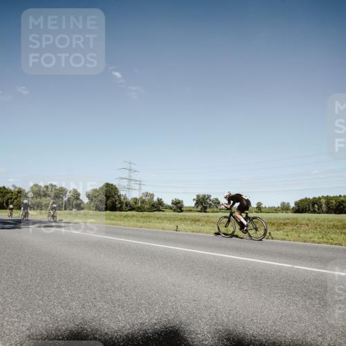 07.09.2025 - 19. Norderstedt Triathlon Michael Burmester http://msf.ph/oto/8854875 07.09.2025 15:04:24 Radfahren 399, 888 meine-sportfotos.de