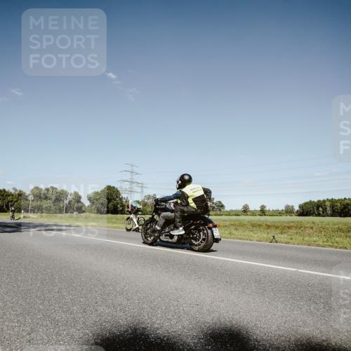 07.09.2025 - 19. Norderstedt Triathlon Michael Burmester http://msf.ph/oto/8854904 07.09.2025 15:04:37 Radfahren 407, 420 meine-sportfotos.de