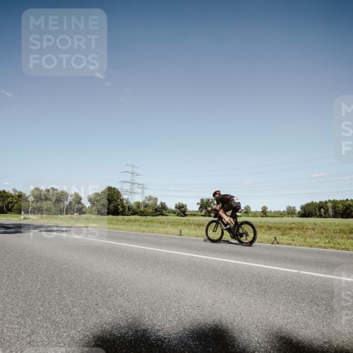 07.09.2025 - 19. Norderstedt Triathlon Michael Burmester http://msf.ph/oto/8854914 07.09.2025 15:05:00 Radfahren  meine-sportfotos.de