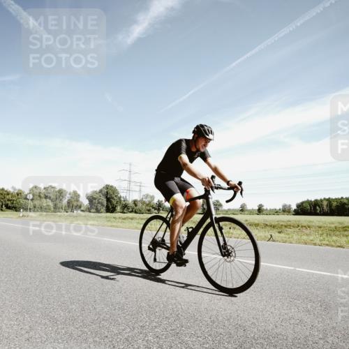 07.09.2025 - 19. Norderstedt Triathlon Michael Burmester http://msf.ph/oto/8854919 07.09.2025 12:02:33 Radfahren 776, 1223, 1386 meine-sportfotos.de