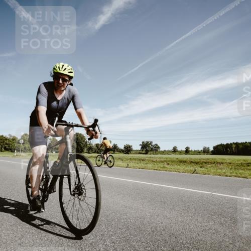 07.09.2025 - 19. Norderstedt Triathlon Michael Burmester http://msf.ph/oto/8854947 07.09.2025 12:02:50 Radfahren 210, 728, 780, 851 meine-sportfotos.de