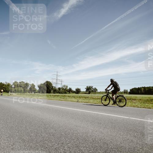 07.09.2025 - 19. Norderstedt Triathlon Michael Burmester http://msf.ph/oto/8854958 07.09.2025 12:02:54 Radfahren 728, 851, 1249 meine-sportfotos.de