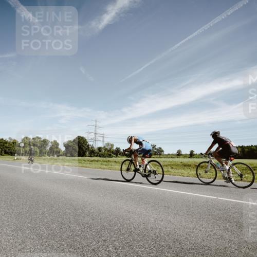 07.09.2025 - 19. Norderstedt Triathlon Michael Burmester http://msf.ph/oto/8854962 07.09.2025 12:02:56 Radfahren 826, 1249 meine-sportfotos.de