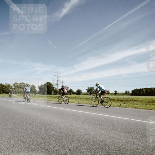 07.09.2025 - 19. Norderstedt Triathlon Michael Burmester http://msf.ph/oto/8854966 07.09.2025 12:02:57 Radfahren 826, 1249 meine-sportfotos.de