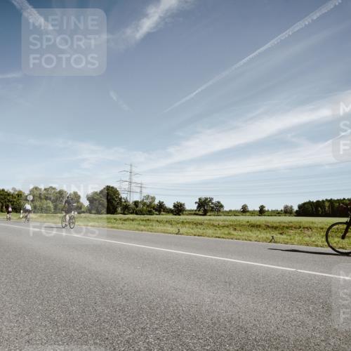07.09.2025 - 19. Norderstedt Triathlon Michael Burmester http://msf.ph/oto/8854972 07.09.2025 12:03:00 Radfahren 253, 282, 826 meine-sportfotos.de