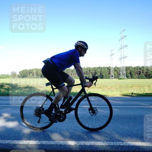 07.09.2025 - 19. Norderstedt Triathlon Michael Burmester http://msf.ph/oto/8854973 07.09.2025 16:33:51 Radfahren 952, 957 meine-sportfotos.de
