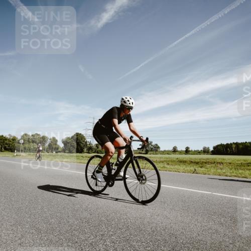 07.09.2025 - 19. Norderstedt Triathlon Michael Burmester http://msf.ph/oto/8854984 07.09.2025 12:03:02 Radfahren 207, 253, 282 meine-sportfotos.de
