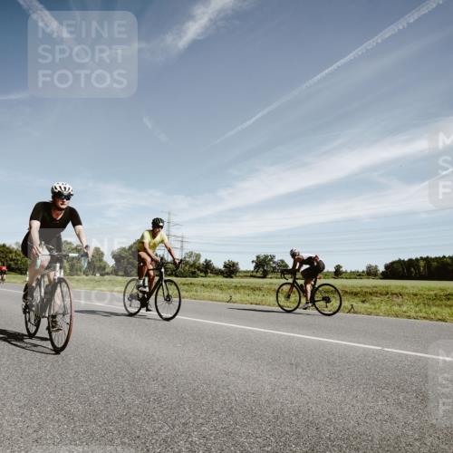 07.09.2025 - 19. Norderstedt Triathlon Michael Burmester http://msf.ph/oto/8854998 07.09.2025 12:03:07 Radfahren 207, 793, 1244, 1247, 1251, 1307 meine-sportfotos.de