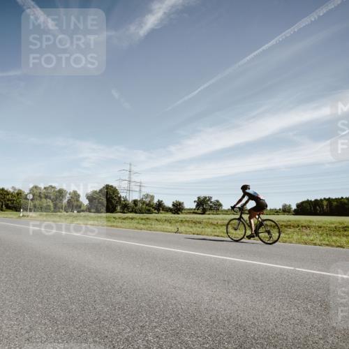 07.09.2025 - 19. Norderstedt Triathlon Michael Burmester http://msf.ph/oto/8855012 07.09.2025 12:03:14 Radfahren 737 meine-sportfotos.de