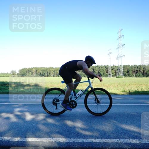 07.09.2025 - 19. Norderstedt Triathlon Michael Burmester http://msf.ph/oto/8855027 07.09.2025 16:38:36 Radfahren 875, 912 meine-sportfotos.de