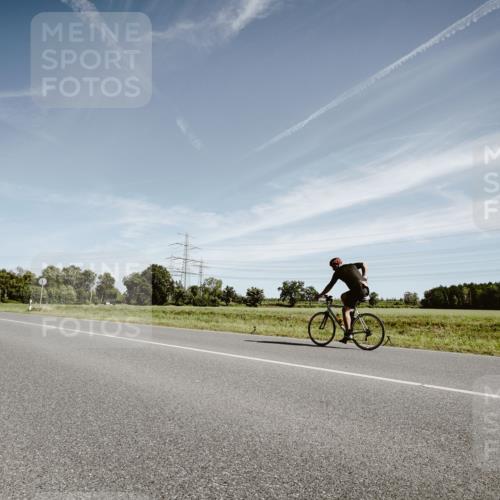 07.09.2025 - 19. Norderstedt Triathlon Michael Burmester http://msf.ph/oto/8855106 07.09.2025 12:04:20 Radfahren 1248 meine-sportfotos.de