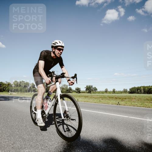 07.09.2025 - 19. Norderstedt Triathlon Michael Burmester http://msf.ph/oto/8855131 07.09.2025 15:08:09 Radfahren 438, 463, 956 meine-sportfotos.de