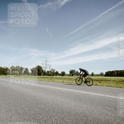 07.09.2025 - 19. Norderstedt Triathlon Michael Burmester http://msf.ph/oto/8855133 07.09.2025 12:04:49 Radfahren 1252 meine-sportfotos.de