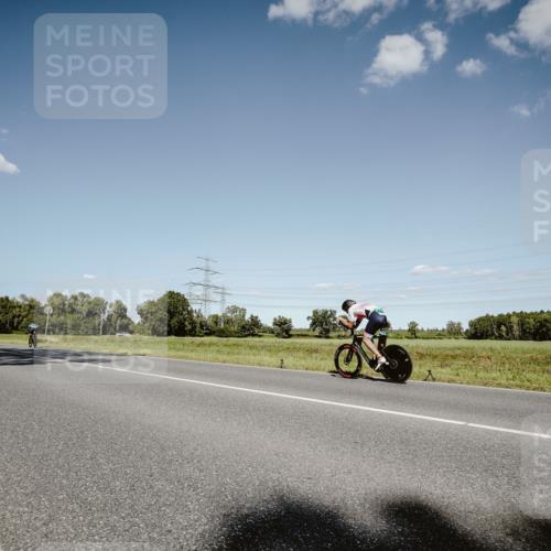 07.09.2025 - 19. Norderstedt Triathlon Michael Burmester http://msf.ph/oto/8855141 07.09.2025 15:08:12 Radfahren 438, 463 meine-sportfotos.de
