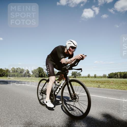 07.09.2025 - 19. Norderstedt Triathlon Michael Burmester http://msf.ph/oto/8855144 07.09.2025 15:08:24 Radfahren 402, 1511 meine-sportfotos.de