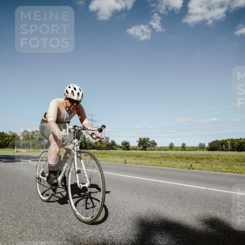 07.09.2025 - 19. Norderstedt Triathlon Michael Burmester http://msf.ph/oto/8855201 07.09.2025 15:09:16 Radfahren 477, 1424, 1494 meine-sportfotos.de