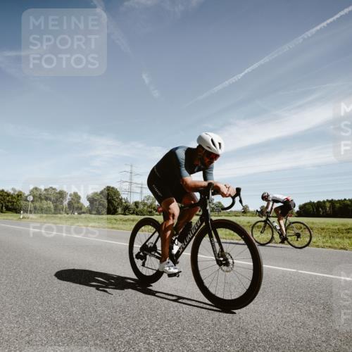 07.09.2025 - 19. Norderstedt Triathlon Michael Burmester http://msf.ph/oto/8855244 07.09.2025 12:05:49 Radfahren 245, 717, 741, 800 meine-sportfotos.de