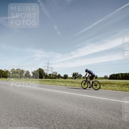 07.09.2025 - 19. Norderstedt Triathlon Michael Burmester http://msf.ph/oto/8855295 07.09.2025 12:06:14 Radfahren 189, 1233, 1272 meine-sportfotos.de