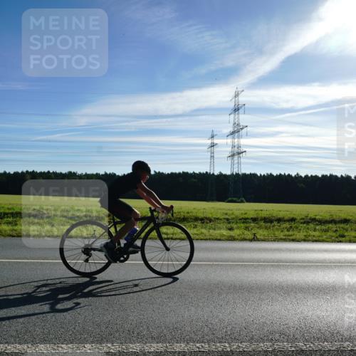 07.09.2025 - 19. Norderstedt Triathlon Michael Burmester http://msf.ph/oto/8855319 07.09.2025 09:41:56 Radfahren 602, 606 meine-sportfotos.de