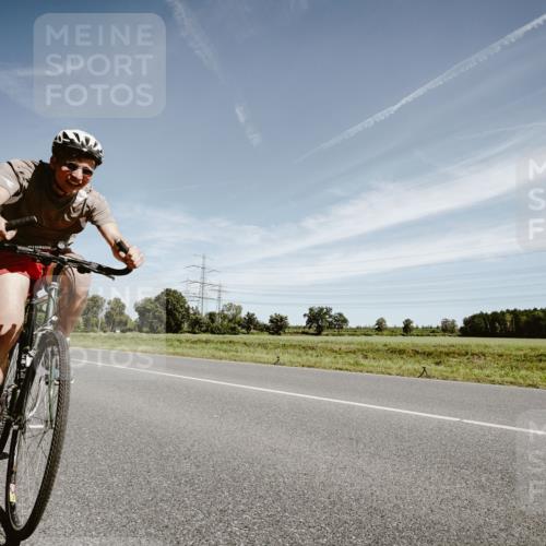 07.09.2025 - 19. Norderstedt Triathlon Michael Burmester http://msf.ph/oto/8855321 07.09.2025 12:06:29 Radfahren 139, 701 meine-sportfotos.de